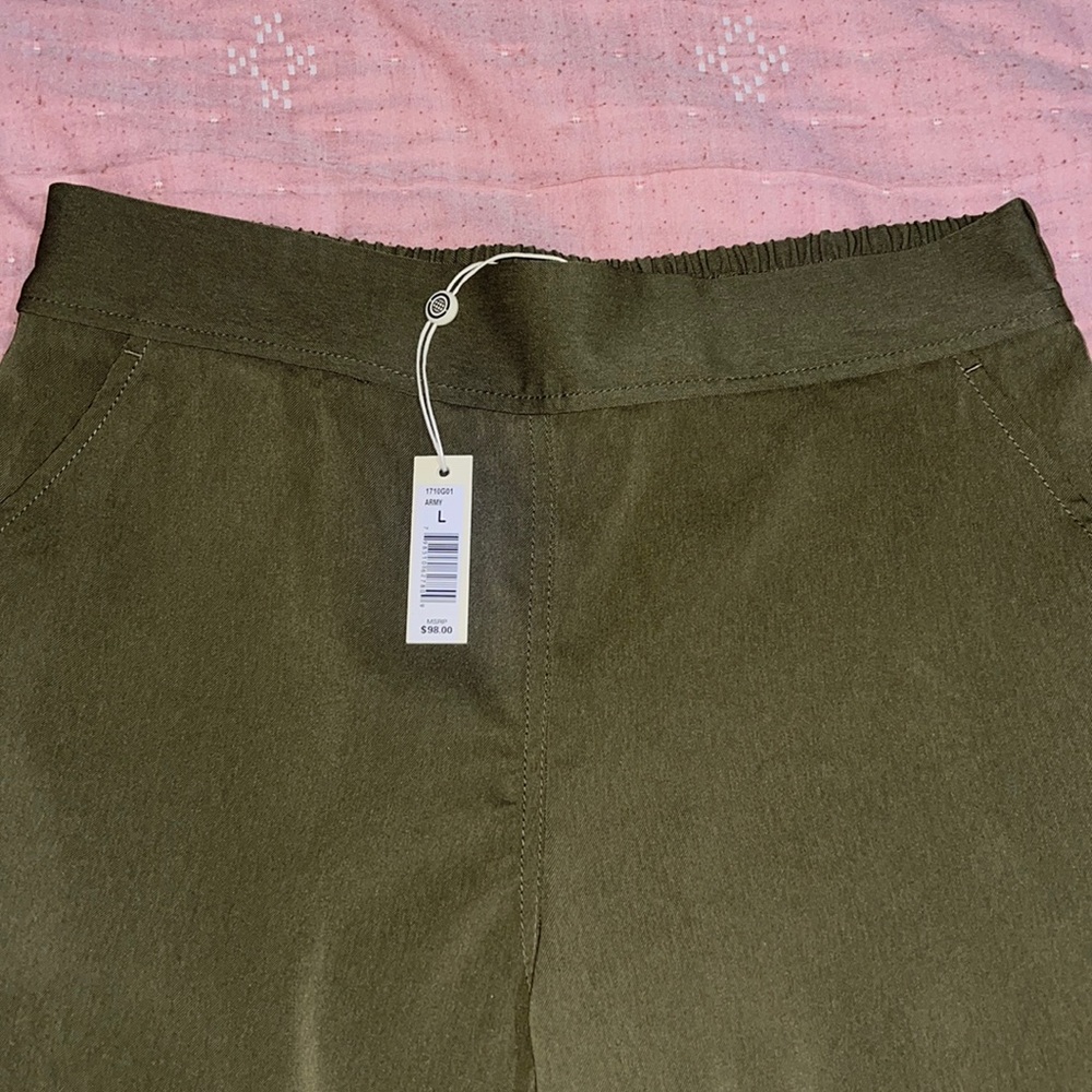 Max Studio brand new army green pants!!
